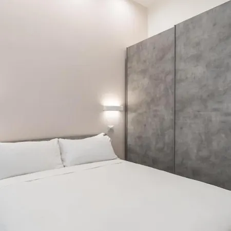Dea Dreams - Porta Romana Apartment
